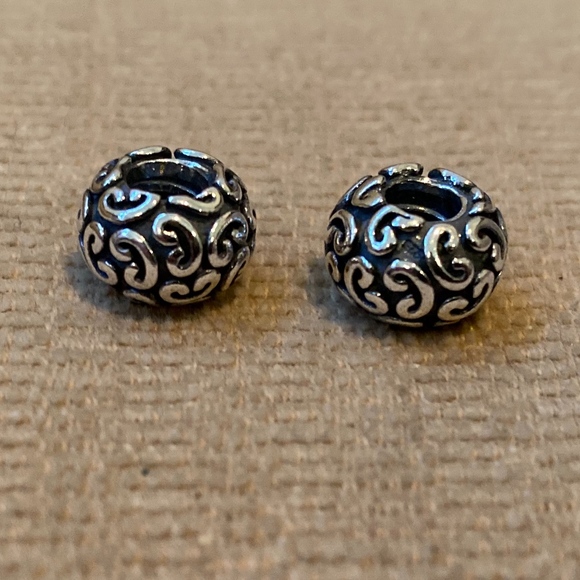 Pandora Swirl Baroque Charms - Picture 1 of 5